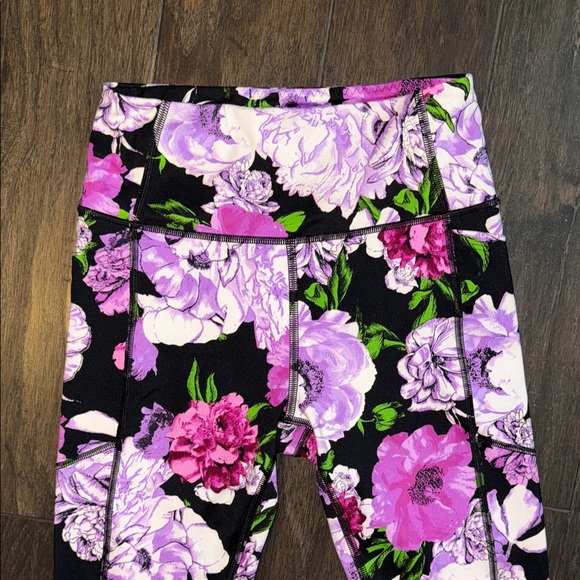 Victoria's Secret Pink and Purple Floral Leggings size 4 LIKE NEW CONDITION - Picture 4 of 5